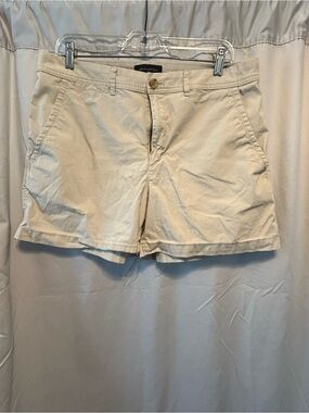 Banana Republic Women's Cream Twill Bermuda Shorts